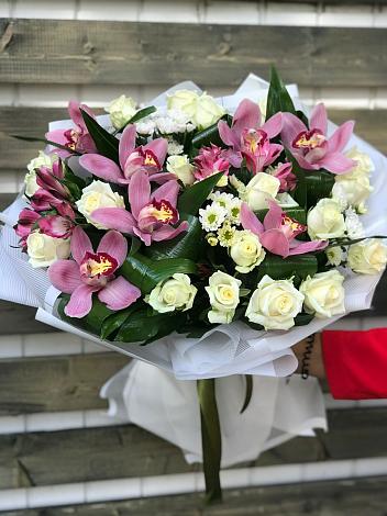 Букет цветов из: Розы и Хризантемы в Усть-Кишерть