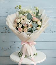 Букет цветов из:  Розы и Лизиантусы #REPLACE_PRED# Усть-Кишерть