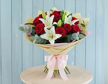 Букет цветов из:  Лилии и Розы в Усть-Кишерть