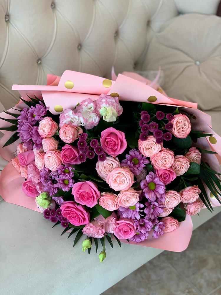 Букет цветов из: Хризантемы, Розы и Лизиантусы в Усть-Кишерть