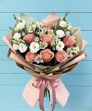 Букет цветов из:  Розы, Альстромерии и Лизиантусы #REPLACE_PRED# Усть-Кишерть