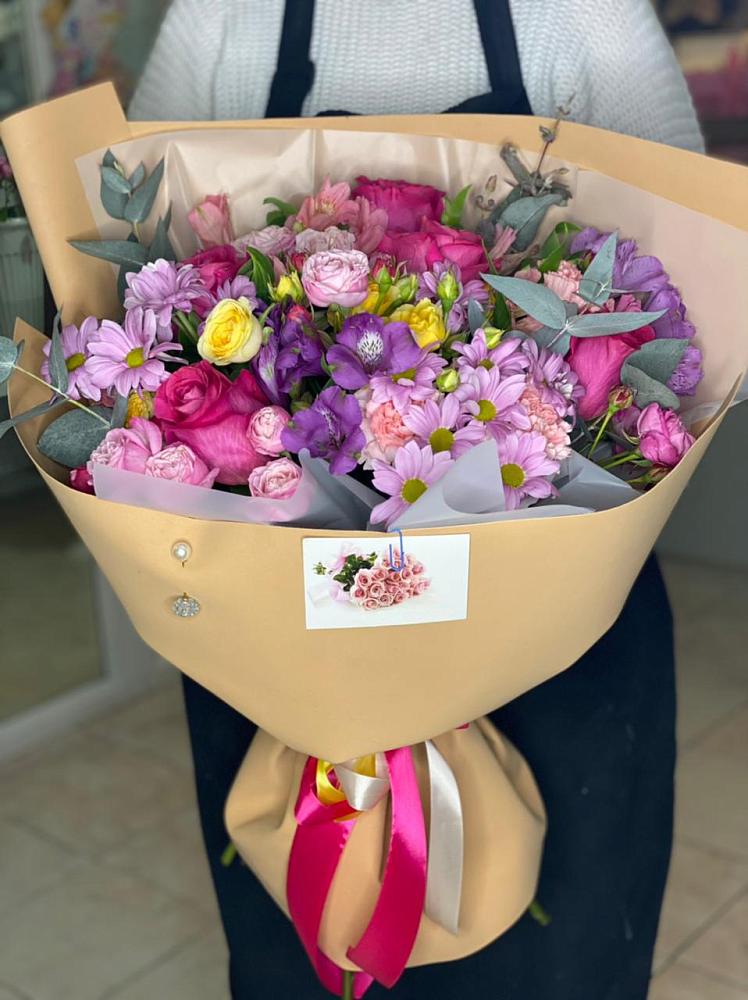 Букет цветов из: Хризантемы, Гвоздики и Альстромерии в Усть-Кишерть