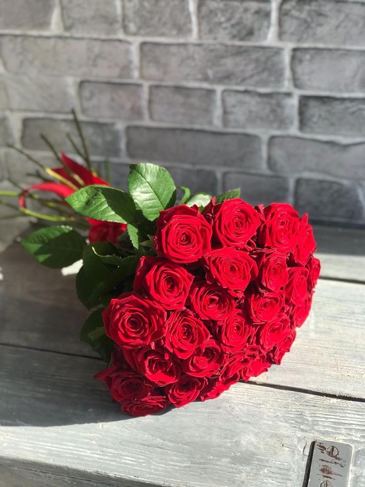 Букет Красные розы Фридом в Усть-Кишерть