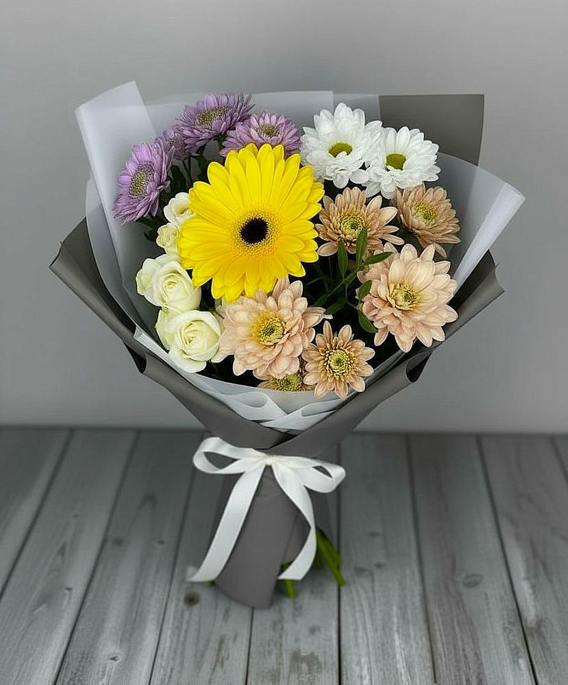 Букет цветов из: Розы, Герберы и Хризантемы в Усть-Кишерть