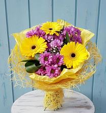Букет цветов из:  Хризантемы и Герберы в Усть-Кишерть