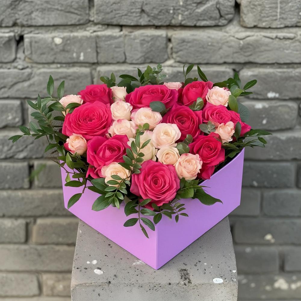 Цветочная композиция из Розы в коробке в Усть-Кишерть