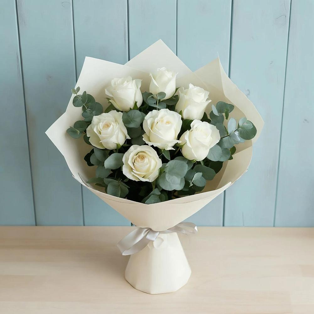 Букет Белые розы в Эвкалипте в Усть-Кишерть