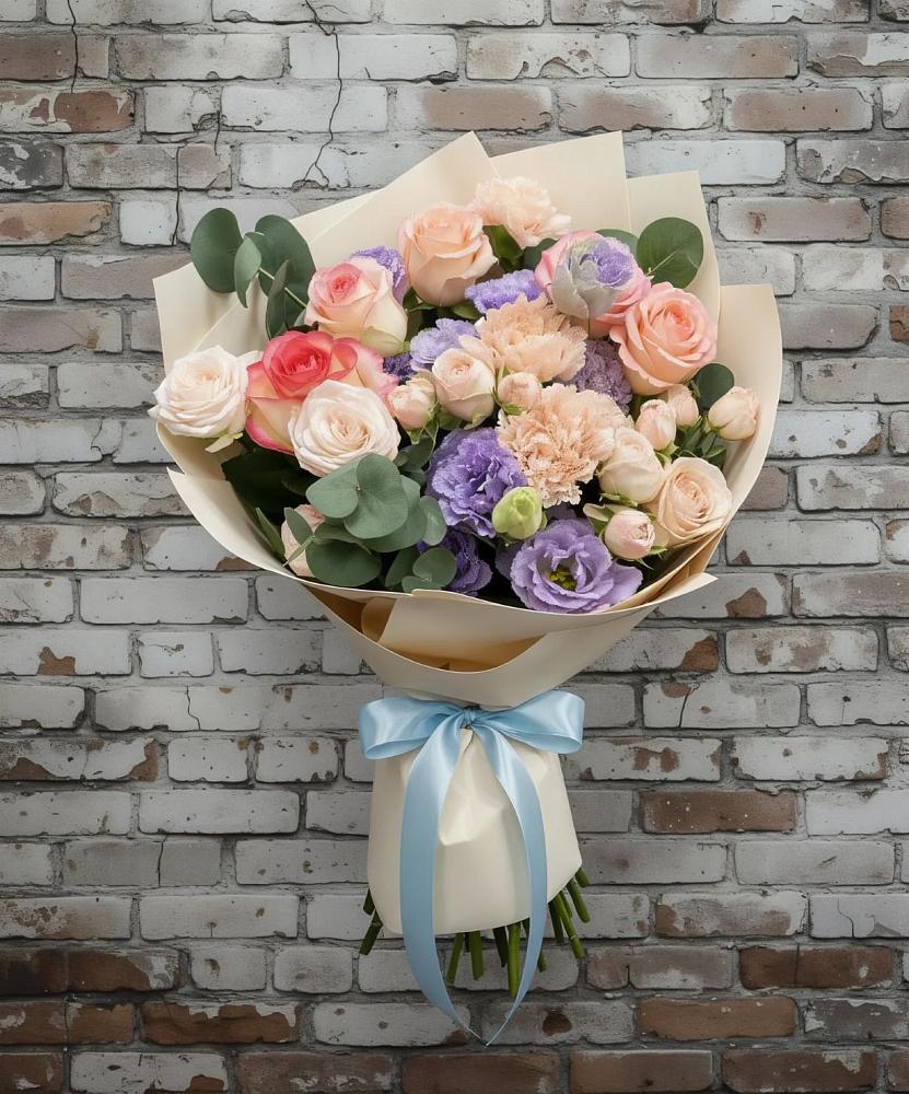 Букет цветов из: Розы, Лизиантусы и Гвоздики в Усть-Кишерть