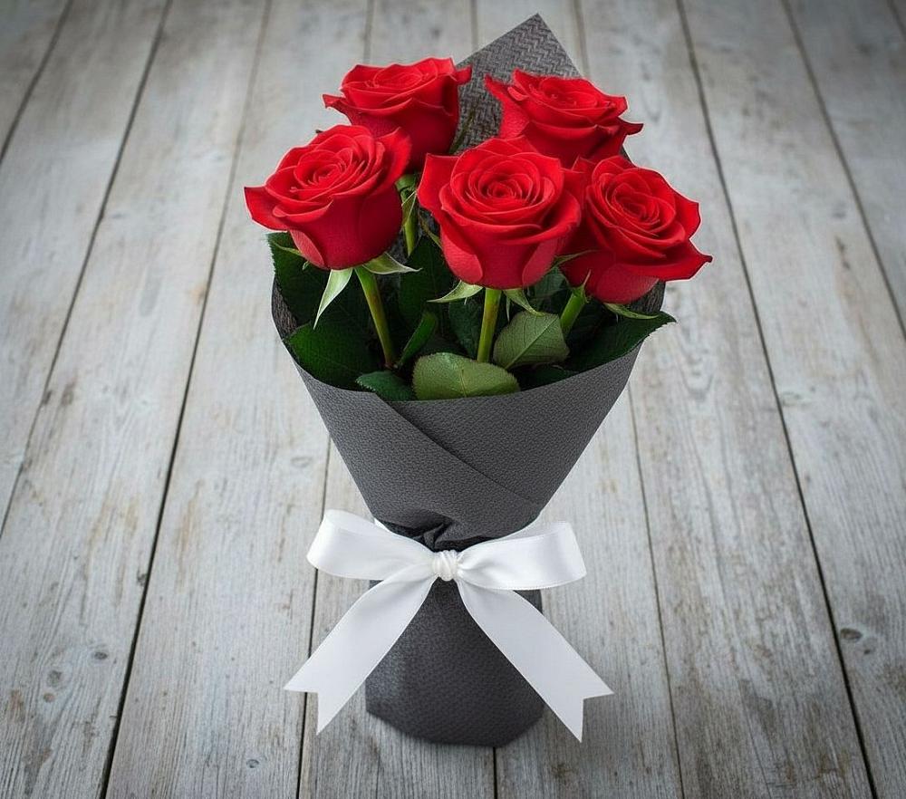 Букет 5 Красных роз Эдлесс Лав в Усть-Кишерть