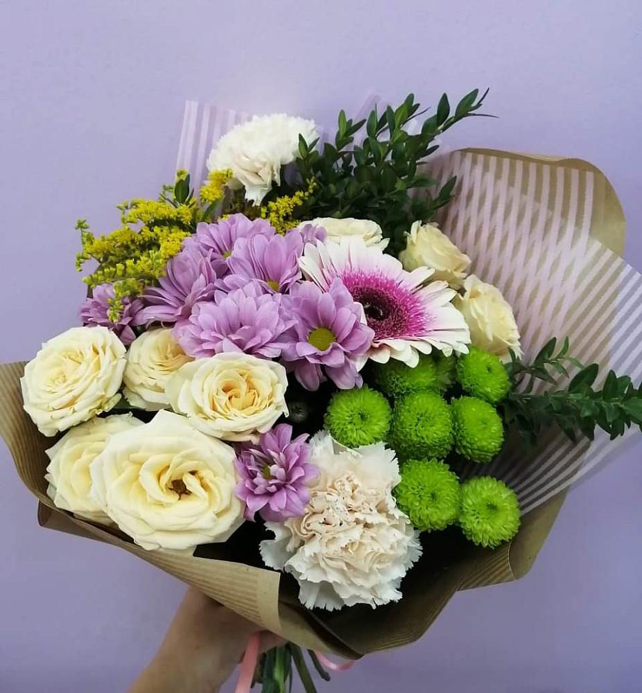 Букет цветов из: Хризантемы, Розы, Гвоздики и Герберы в Усть-Кишерть