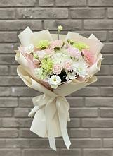 Букет цветов из:  Гвоздики, Розы, Лизиантусы и Хризантемы #REPLACE_PRED# Усть-Кишерть