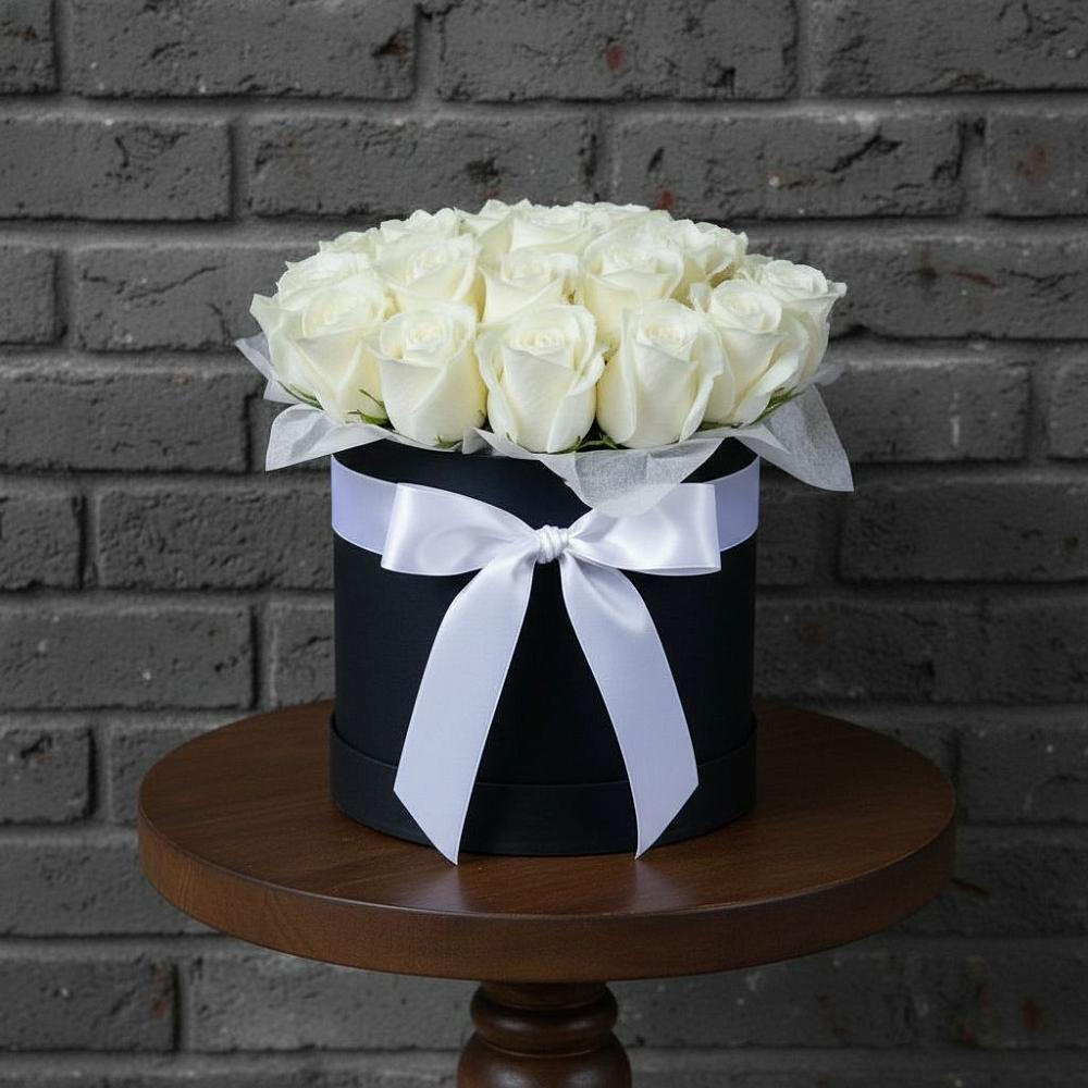 Цветочная композиция из Розы в шляпной коробке в Усть-Кишерть