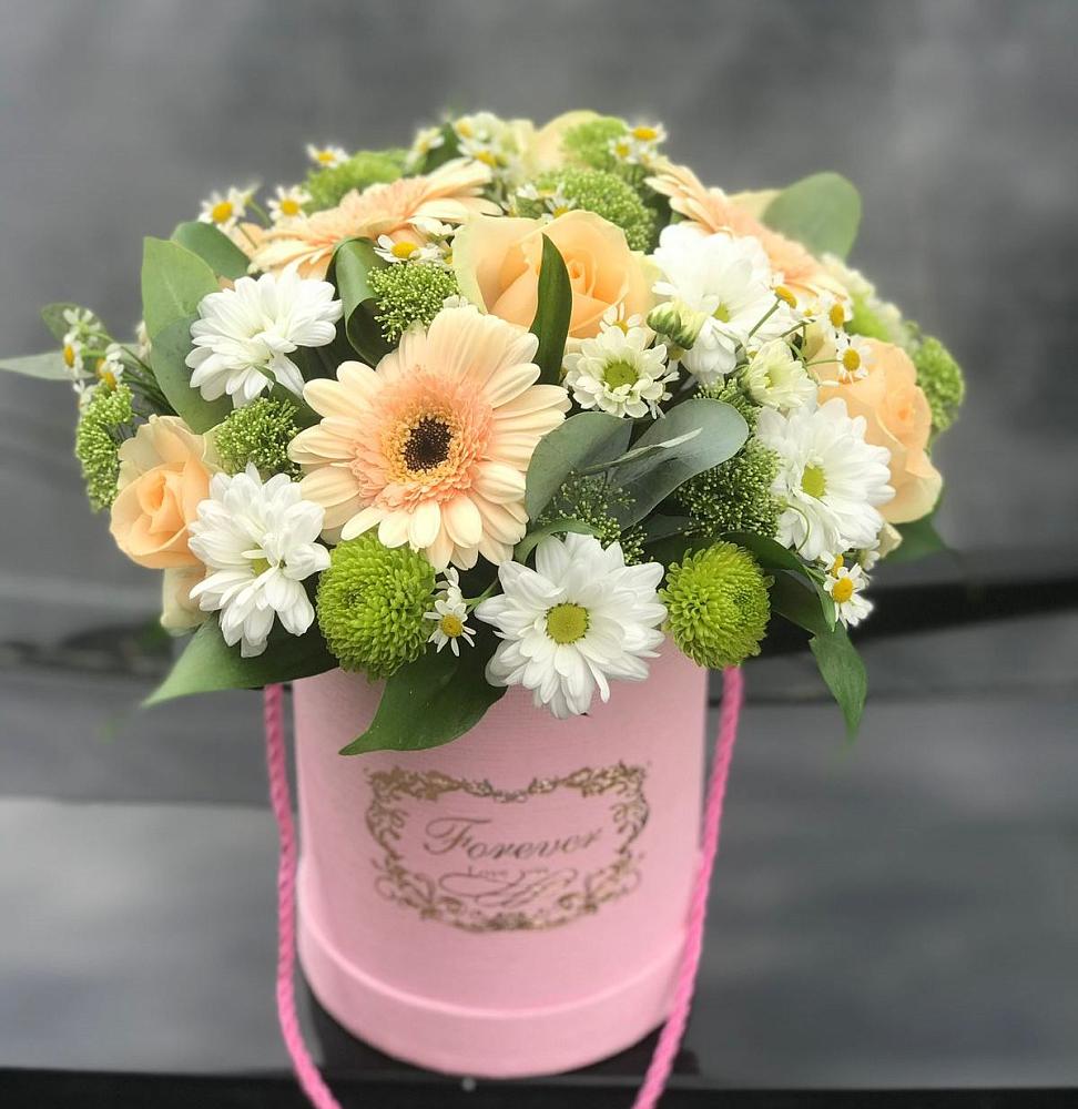 Цветочная композиция из Розы, Герберы и Хризантемы в шляпной коробке в Усть-Кишерть