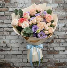 Букет цветов из:  Розы, Лизиантусы и Гвоздики #REPLACE_PRED# Усть-Кишерть